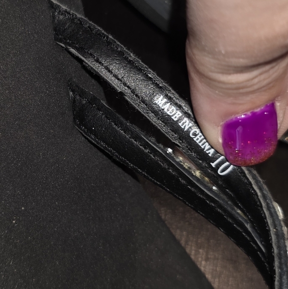 Yellow Box Black Rhinestone Embellished‎ Flip Flops Sandals Size 10 - Picture 6 of 6